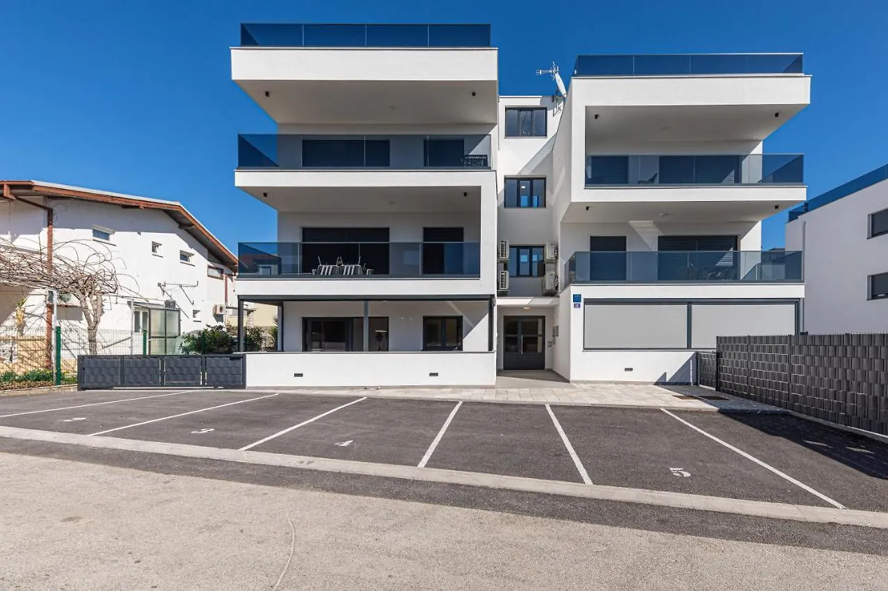 Luxury Apartment Pia With Swimming Pool And Grill Trogir Croatia